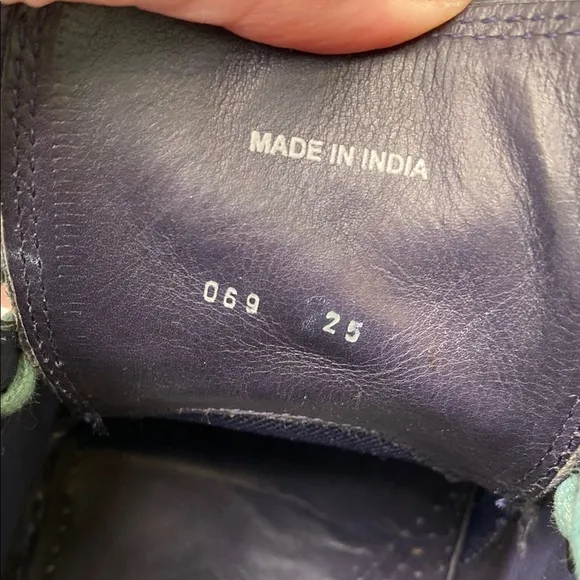 Cole Haan Winterized Colton Leather and Suede Wood Heel Chukka Boot Size 9 Navy