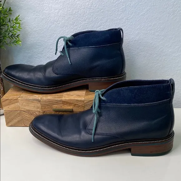 Cole Haan Winterized Colton Leather and Suede Wood Heel Chukka Boot Size 9 Navy