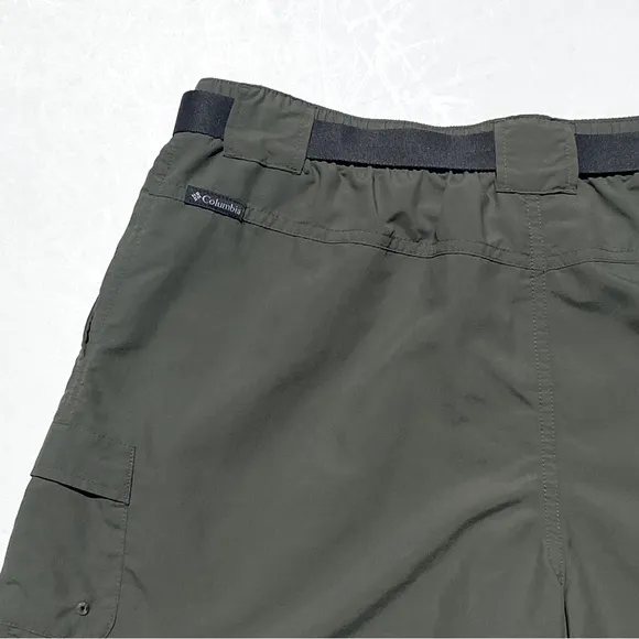 COLUMBIA Women’s “Sandy River” Green Belted Cargo Short size large
