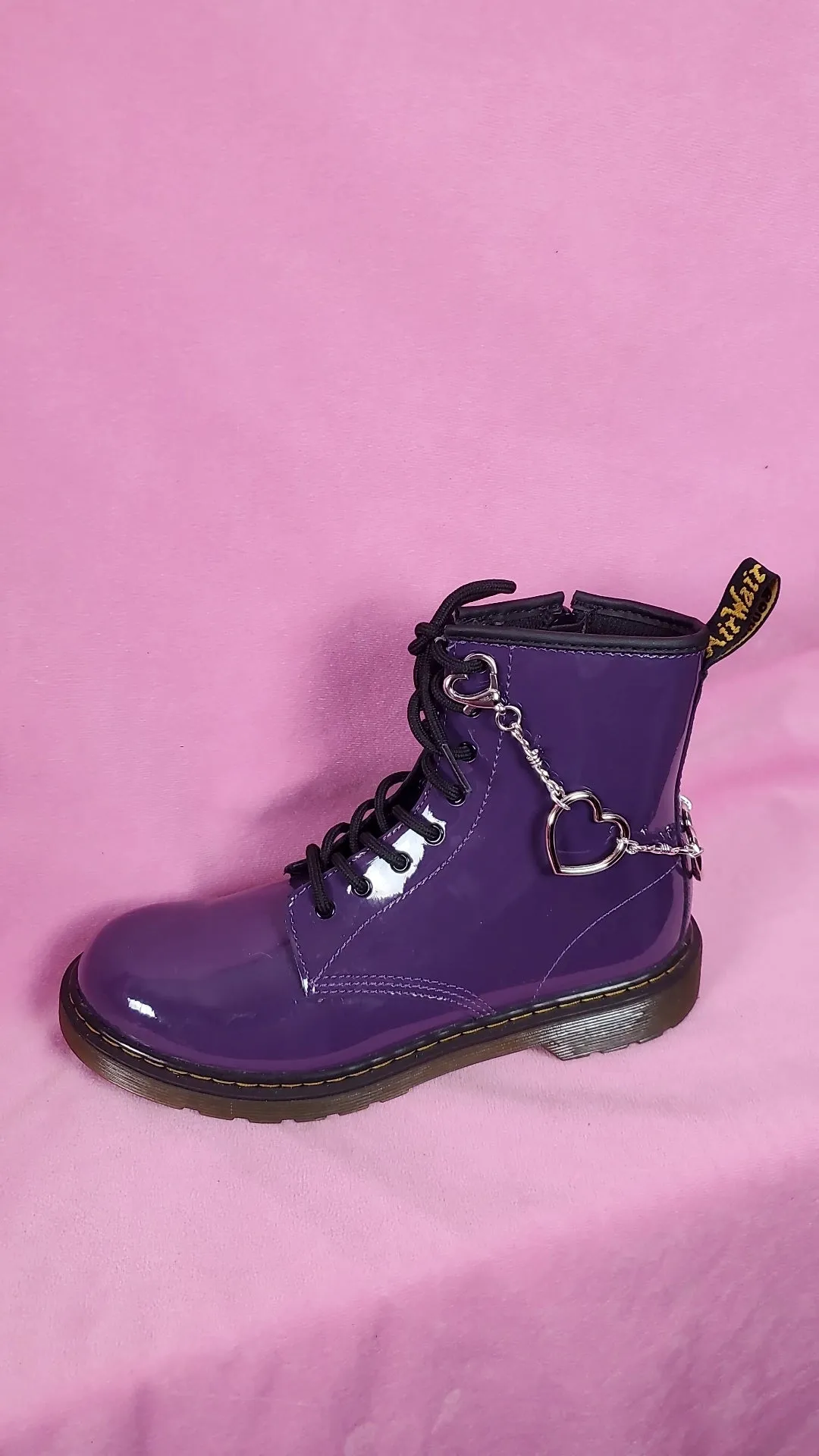 Heart barbed wire boot chain - ready to ship