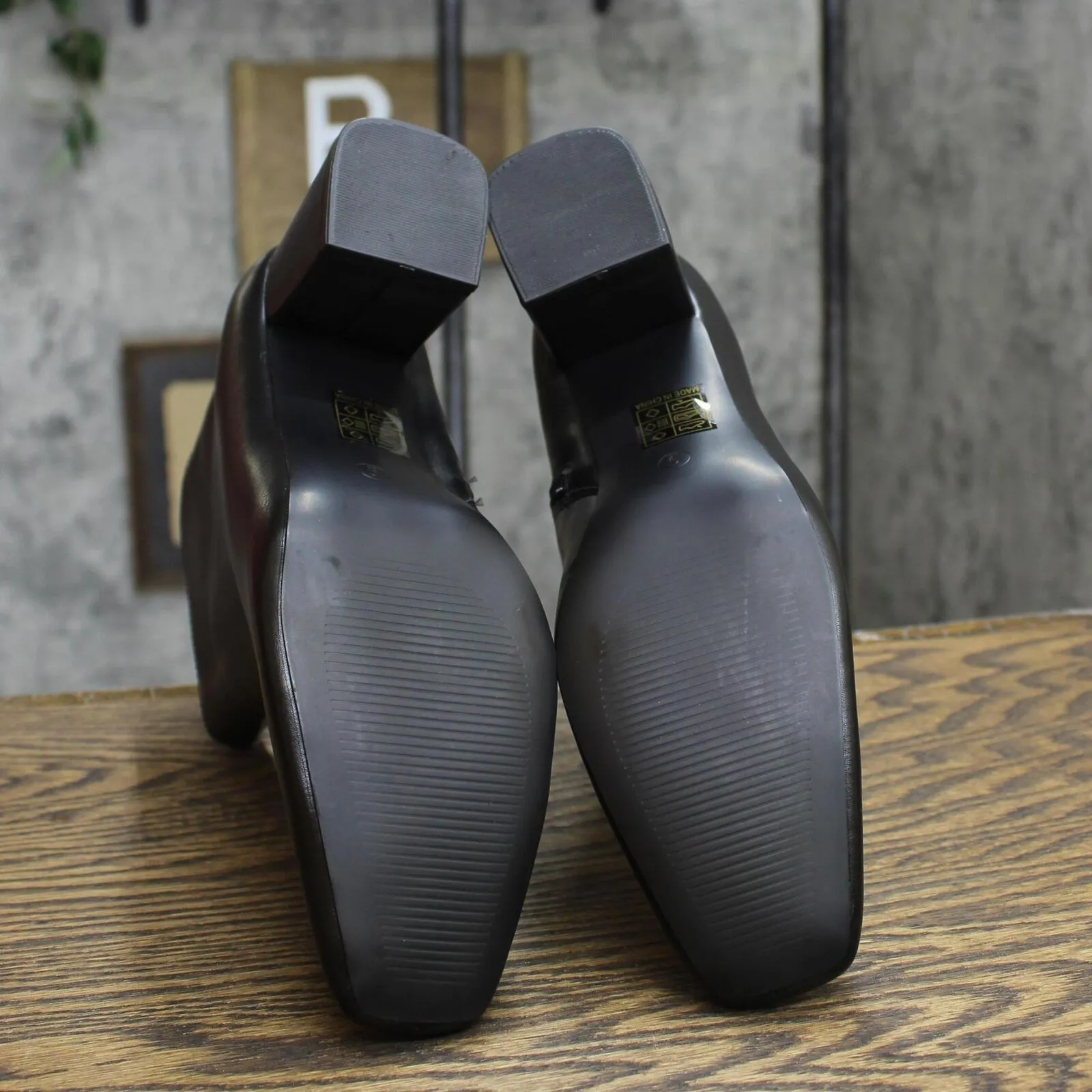 Journee Collection Womens Haylinn Bootie with Square Toe and Block Heel Black 9M
