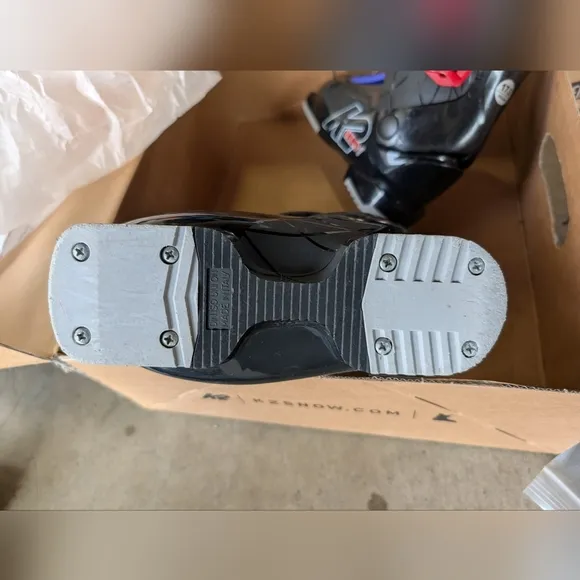 K2 INDY 1 YOUTH SKI BOOT 17.5