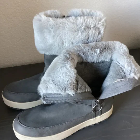 Koolaburra by UGG Women's Tynlee Fashion Boot, size 9