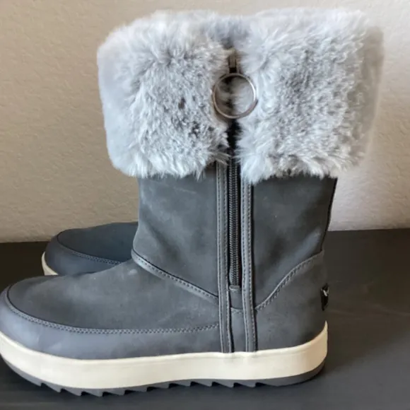 Koolaburra by UGG Women's Tynlee Fashion Boot, size 9