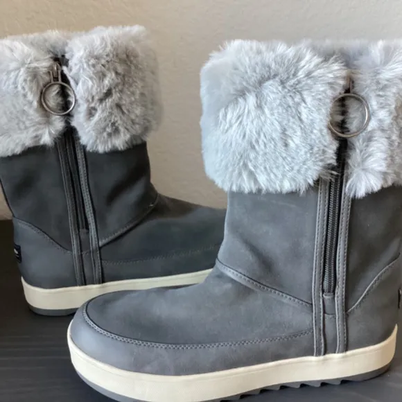 Koolaburra by UGG Women's Tynlee Fashion Boot, size 9