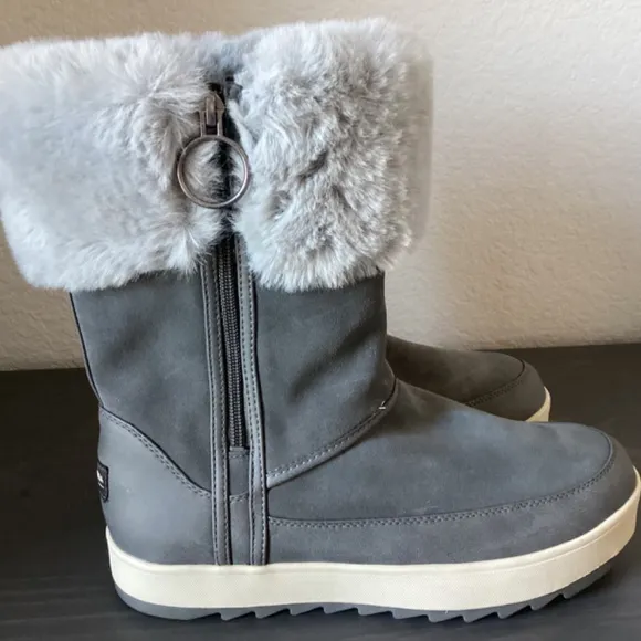 Koolaburra by UGG Women's Tynlee Fashion Boot, size 9