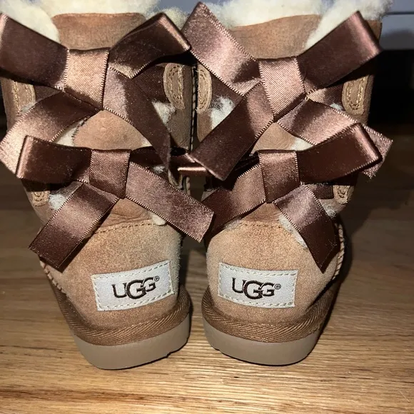 Little Girl Size 9 Bailey Bow in Chestnut