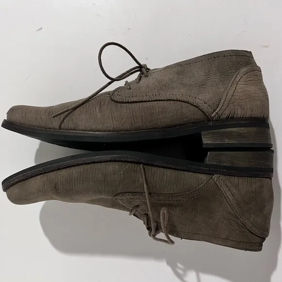 Mark Nason Taupe Leather Lace Up Chukka Boots Men's 7
