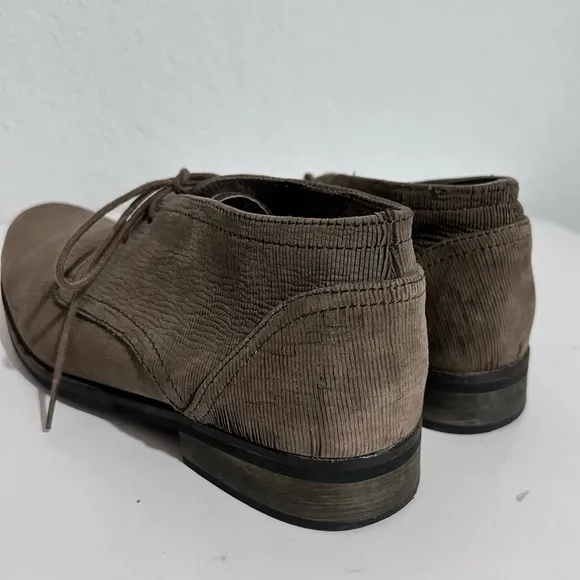 Mark Nason Taupe Leather Lace Up Chukka Boots Men's 7