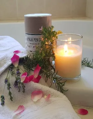Massage Candle soy wax rose geranium lavender 210 ml A BRIGHT NEW DAY