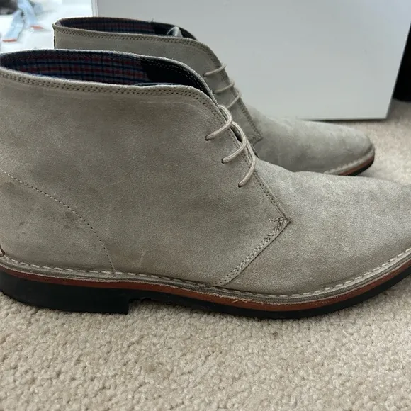 Men’s suede Ben Sherman chukka boot