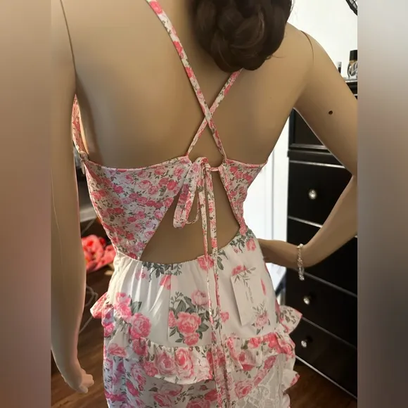 NWT-Floral and Lace Maxi V Neck Dress