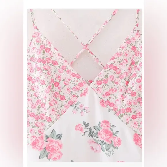 NWT-Floral and Lace Maxi V Neck Dress