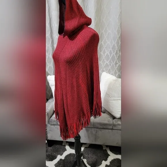 Poncho - Hoodie - Red &amp; Black