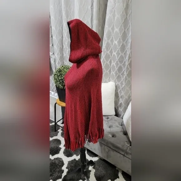Poncho - Hoodie - Red &amp; Black