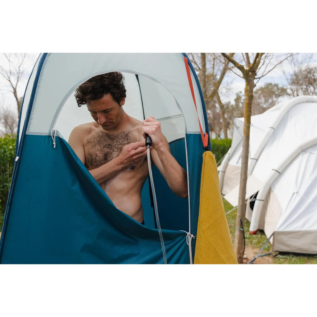 PRESSURE SOLAR CAMPING SHOWER - 10 LITRES