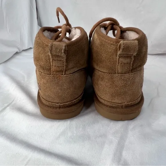 UGG Kid's Neumel II Boot Size 5