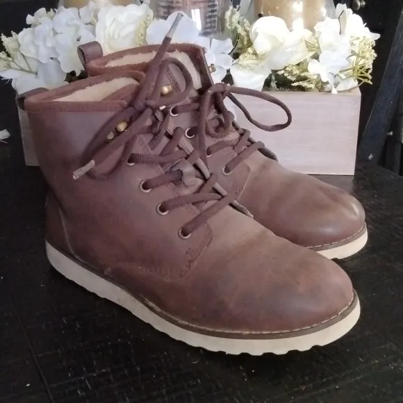 UGG WATERPROOF BOOTIES