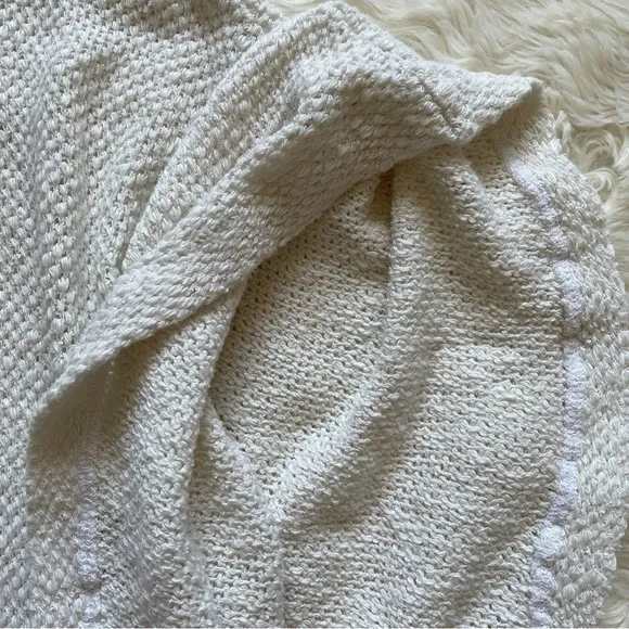 Velvet by Graham and Spencer Poncho Butterfly Sleeve Knit Pullover Cream M