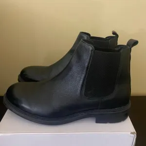 Vince Camuto Men's Huntsley Chelsea Boot Fashion